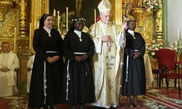 Hermanas Clarisas, profesión solemne