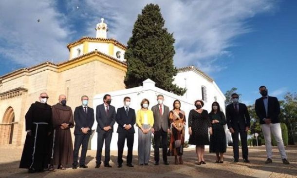 La Mesa del Parlamento de Andalucía en el Monasterio de la Rábida